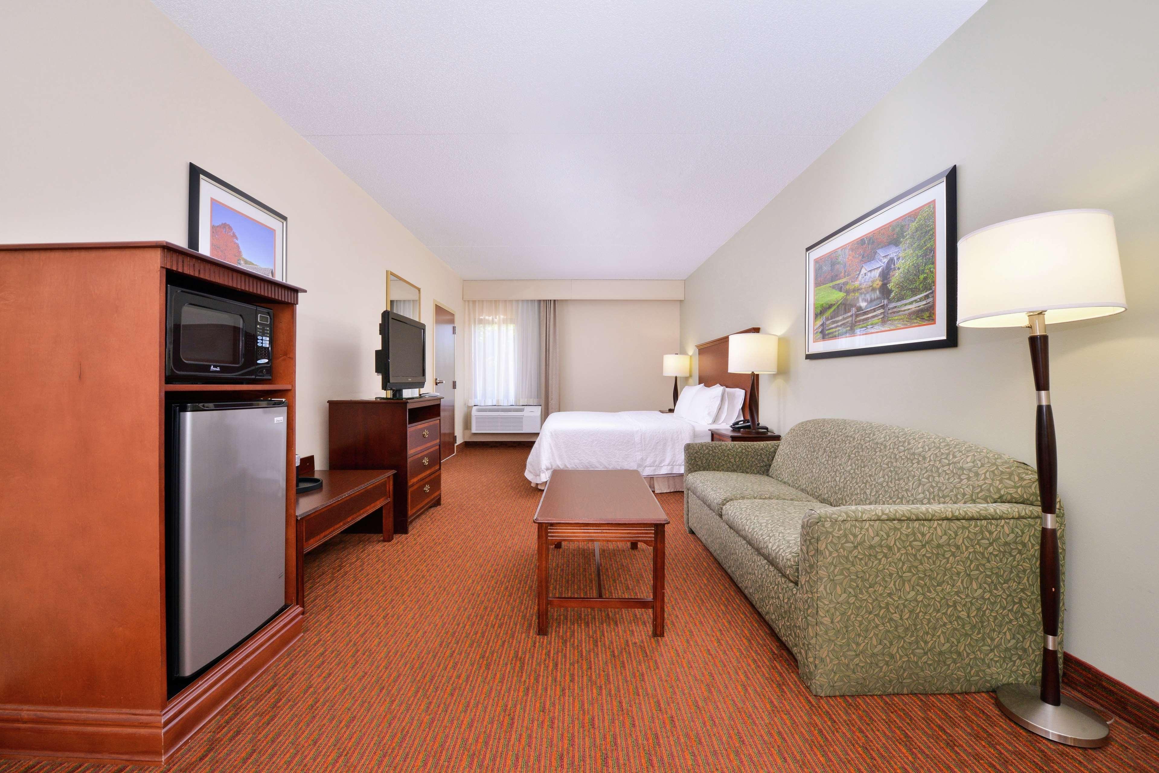 Hampton Inn Waynesboro/Stuarts Draft Fishersville Exteriör bild