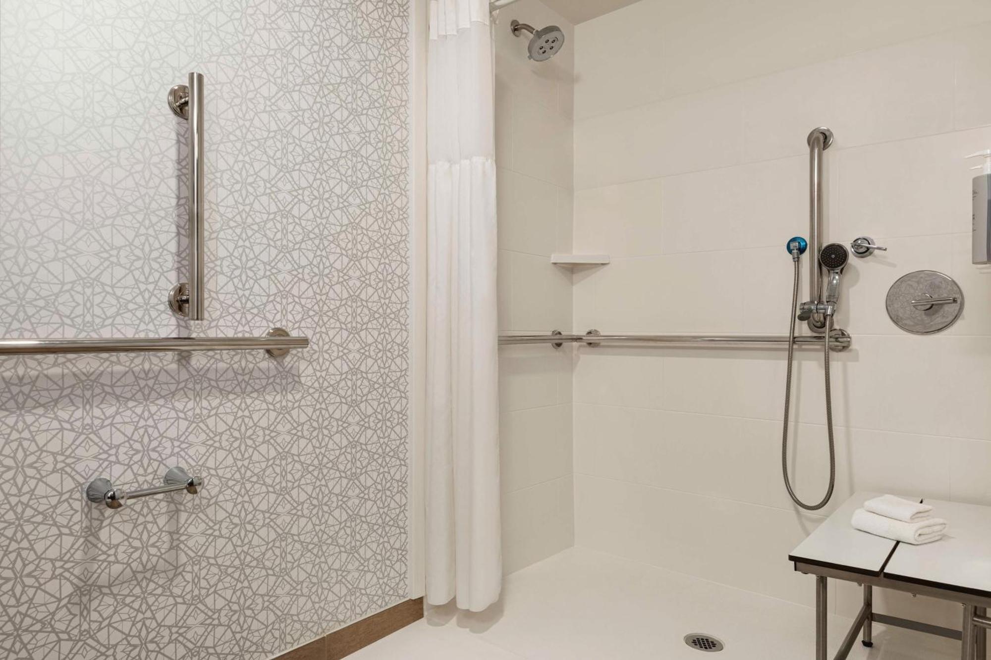 Hampton Inn Waynesboro/Stuarts Draft Fishersville Exteriör bild